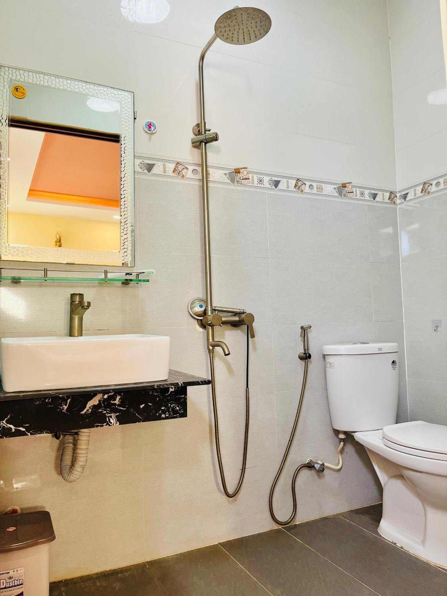 Ngoc Tran Hotel ダラット エクステリア 写真